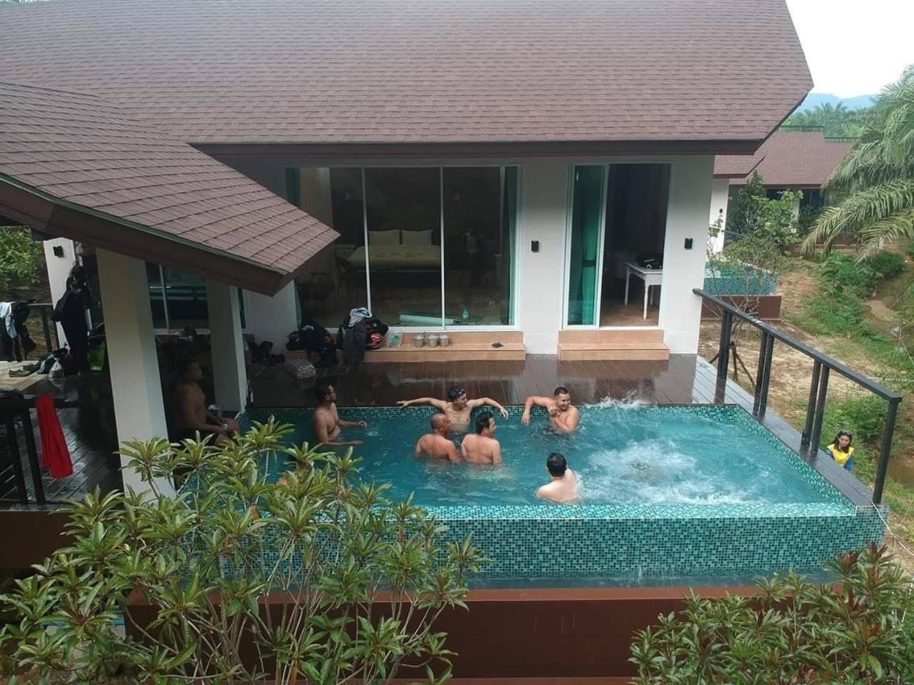 Khaosok Legend Villa Khao Sok National Park ภายนอก รูปภาพ